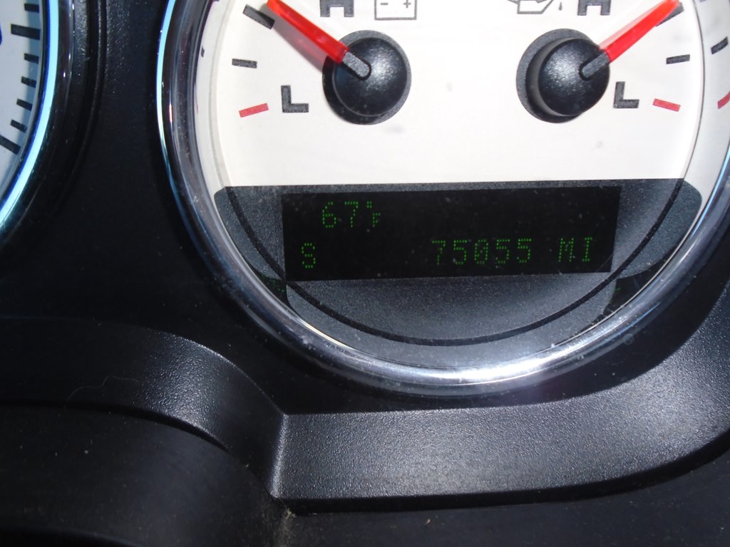 Photo 48 of this FORD F150 LARIAT