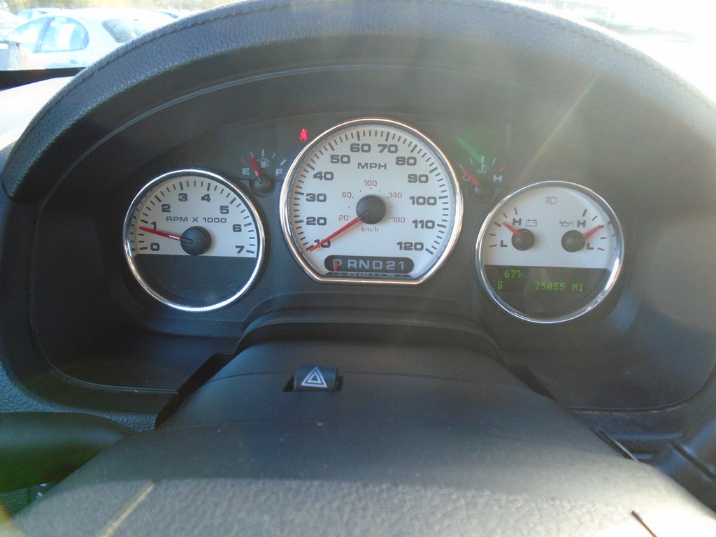 Photo 47 of this FORD F150 LARIAT