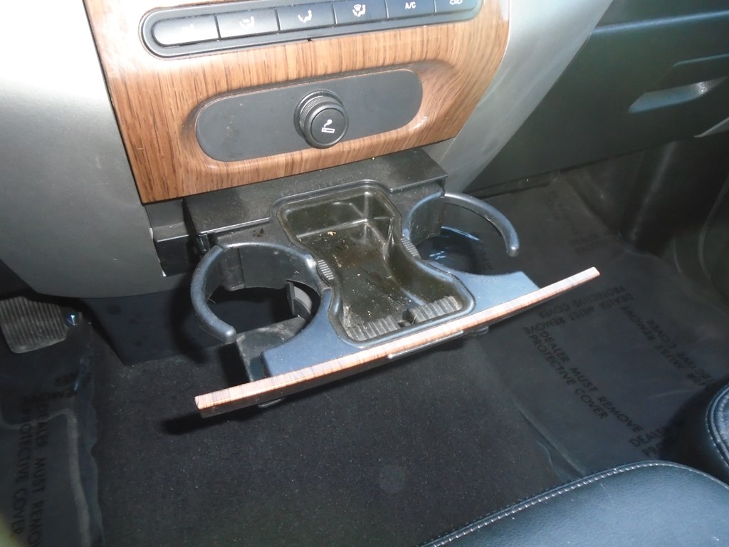 Photo 51 of this FORD F150 LARIAT