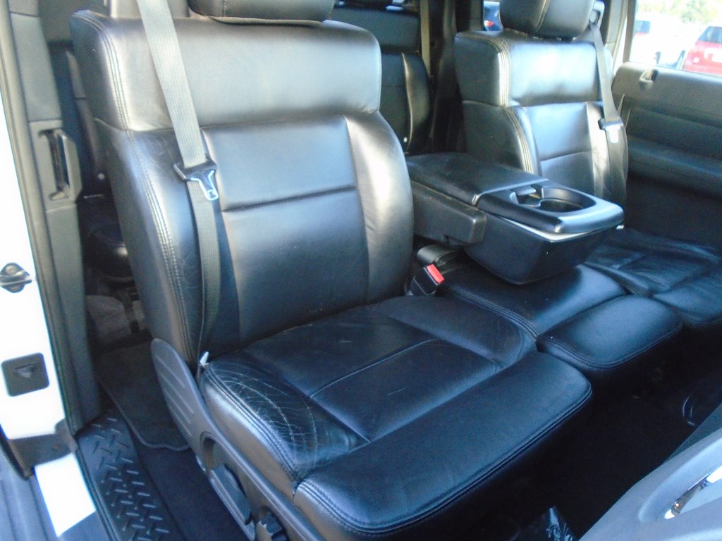 Photo 34 of this FORD F150 LARIAT