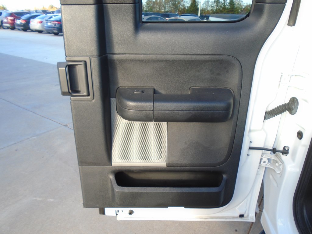 Photo 40 of this FORD F150 LARIAT