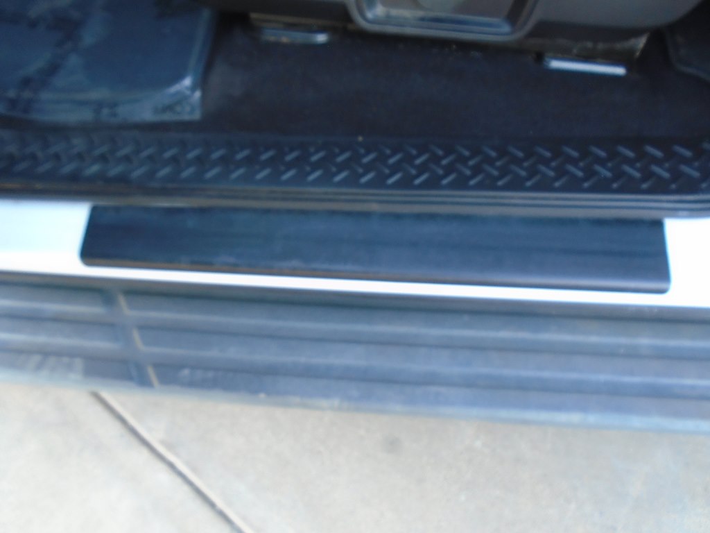 Photo 23 of this FORD F150 LARIAT