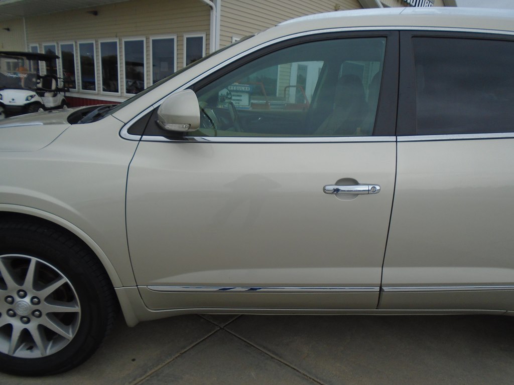 Photo 3 of this BUICK ENCLAVE