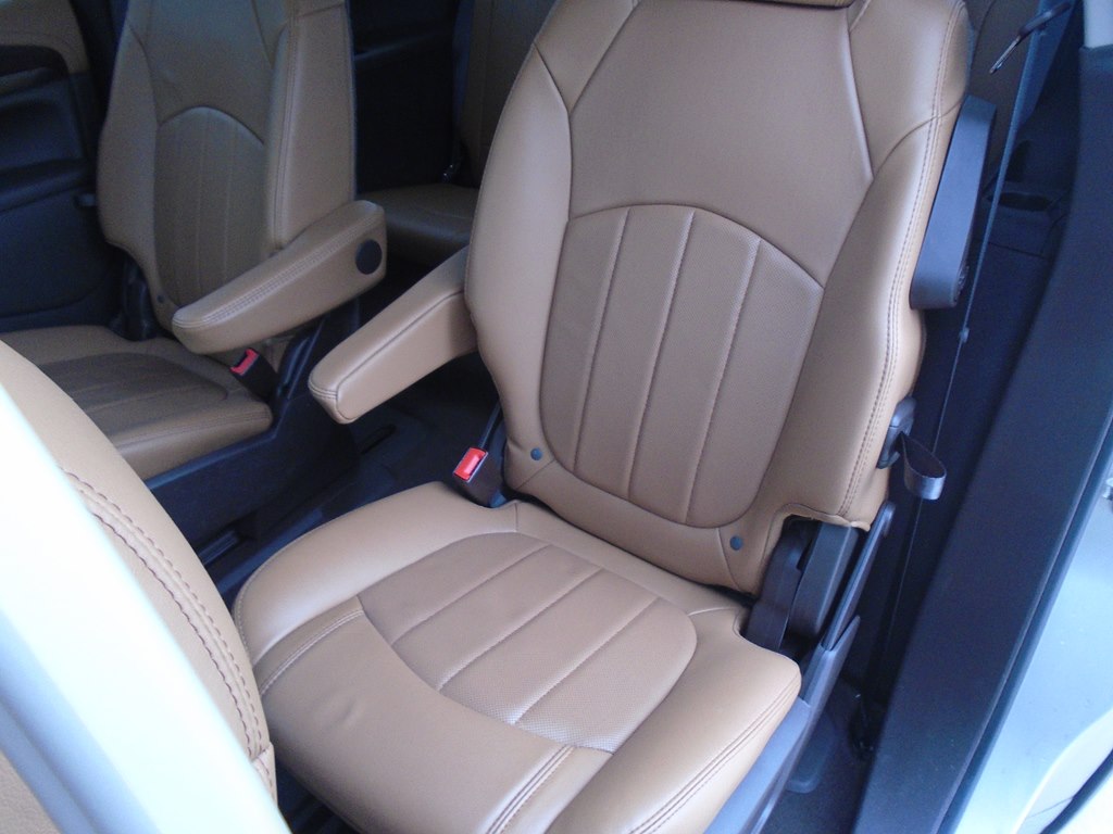 Photo 30 of this BUICK ENCLAVE