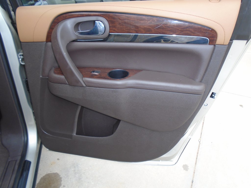 Photo 45 of this BUICK ENCLAVE