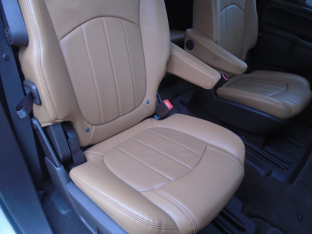 Photo 46 of this BUICK ENCLAVE