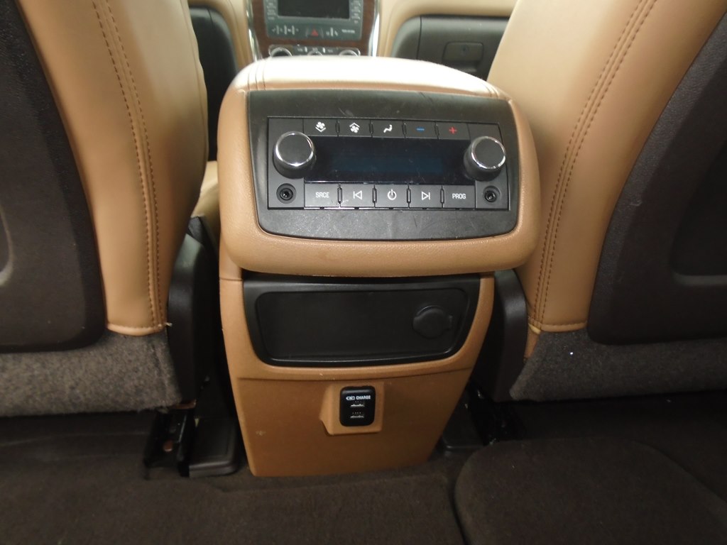 Photo 28 of this BUICK ENCLAVE