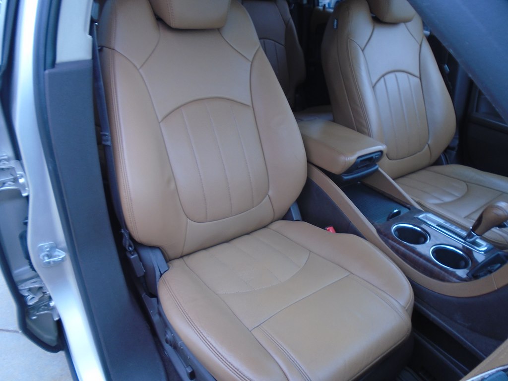 Photo 39 of this BUICK ENCLAVE