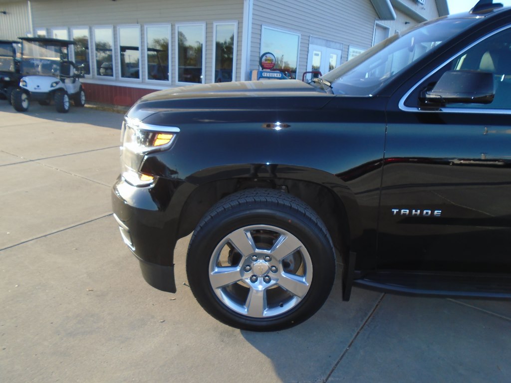 Photo 2 of this CHEVROLET TAHOE