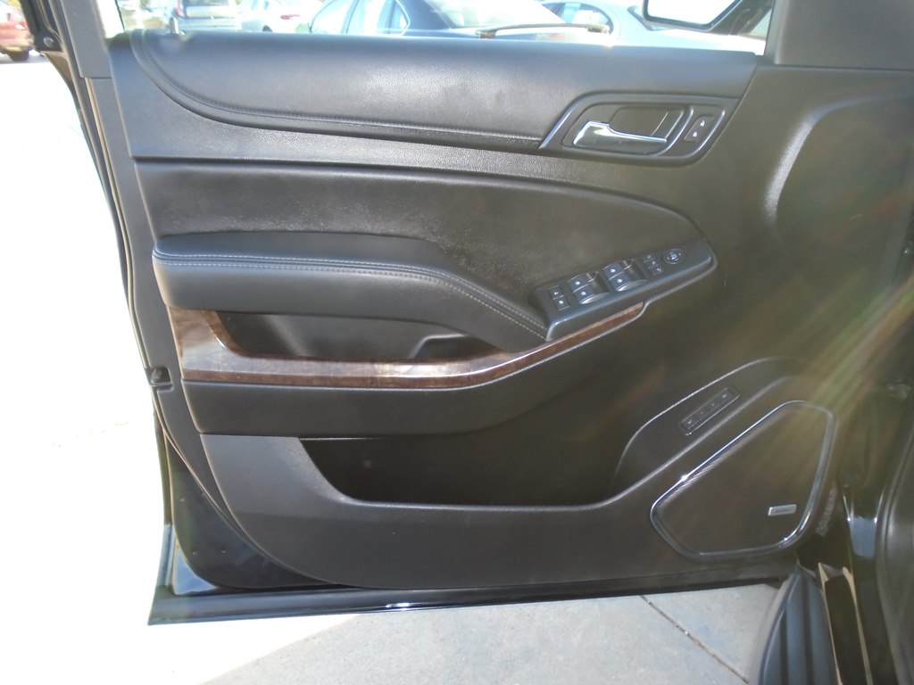 Photo 19 of this CHEVROLET TAHOE