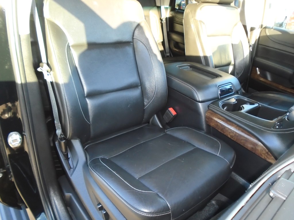 Photo 39 of this CHEVROLET TAHOE