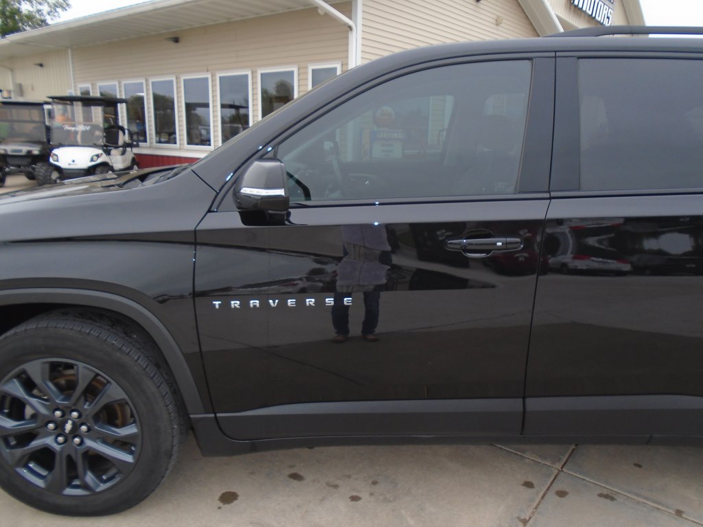 Photo 3 of this CHEVROLET TRAVERSE