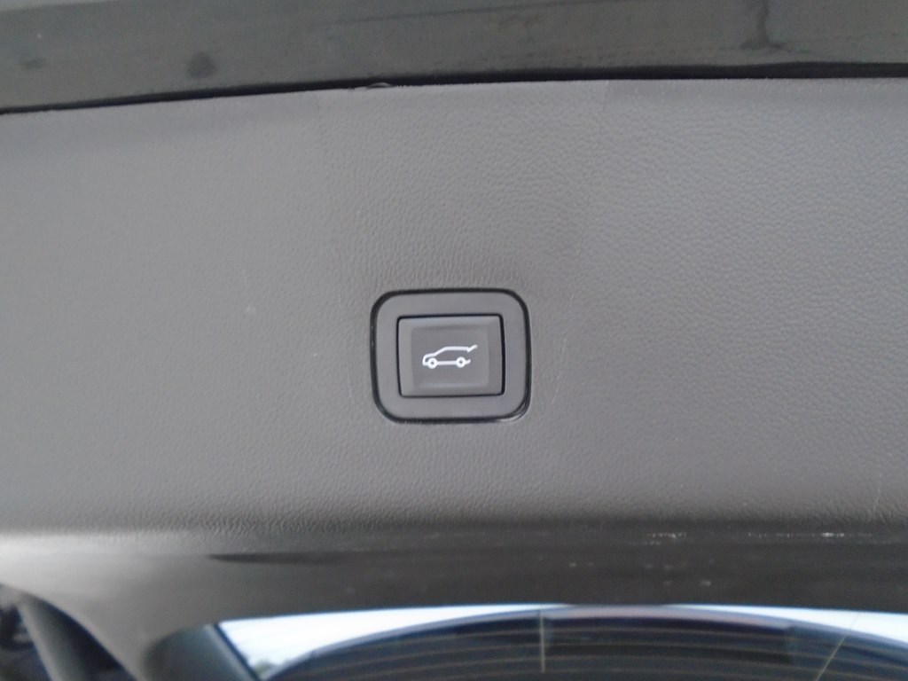 Photo 17 of this CHEVROLET TRAVERSE
