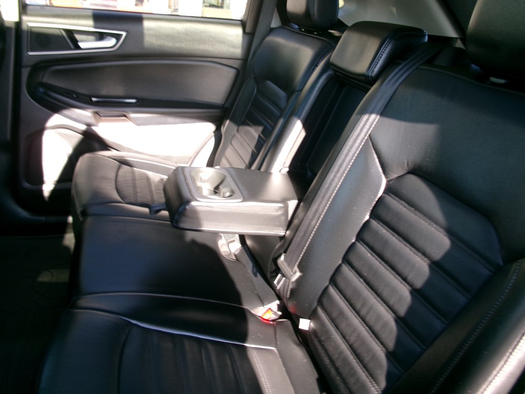Photo 25 of this FORD EDGE