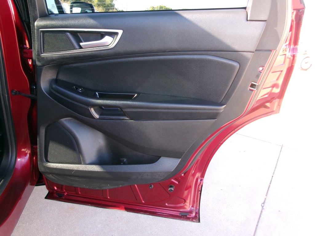 Photo 41 of this FORD EDGE