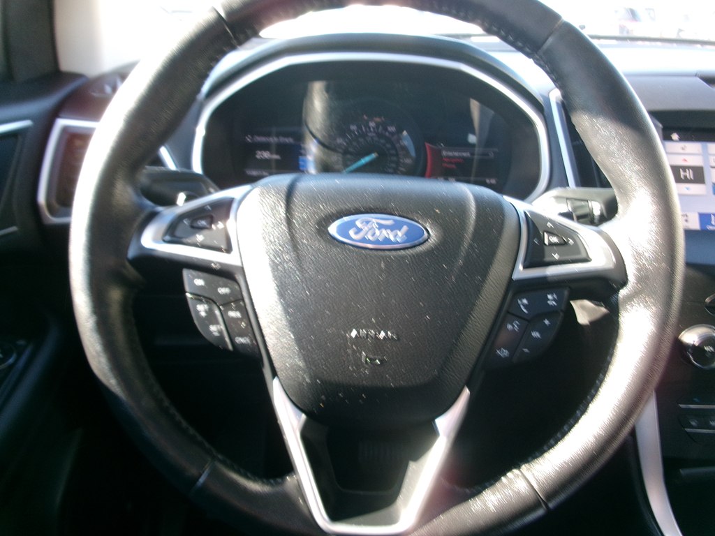 Photo 48 of this FORD EDGE