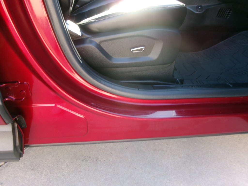 Photo 37 of this FORD EDGE