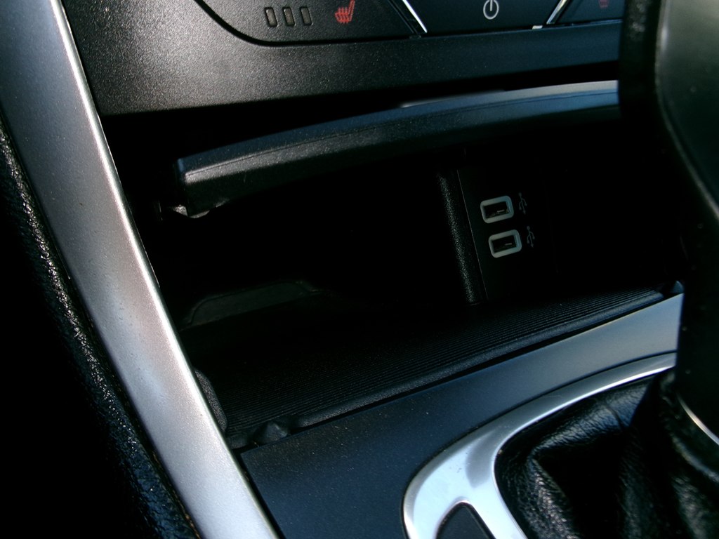 Photo 59 of this FORD EDGE