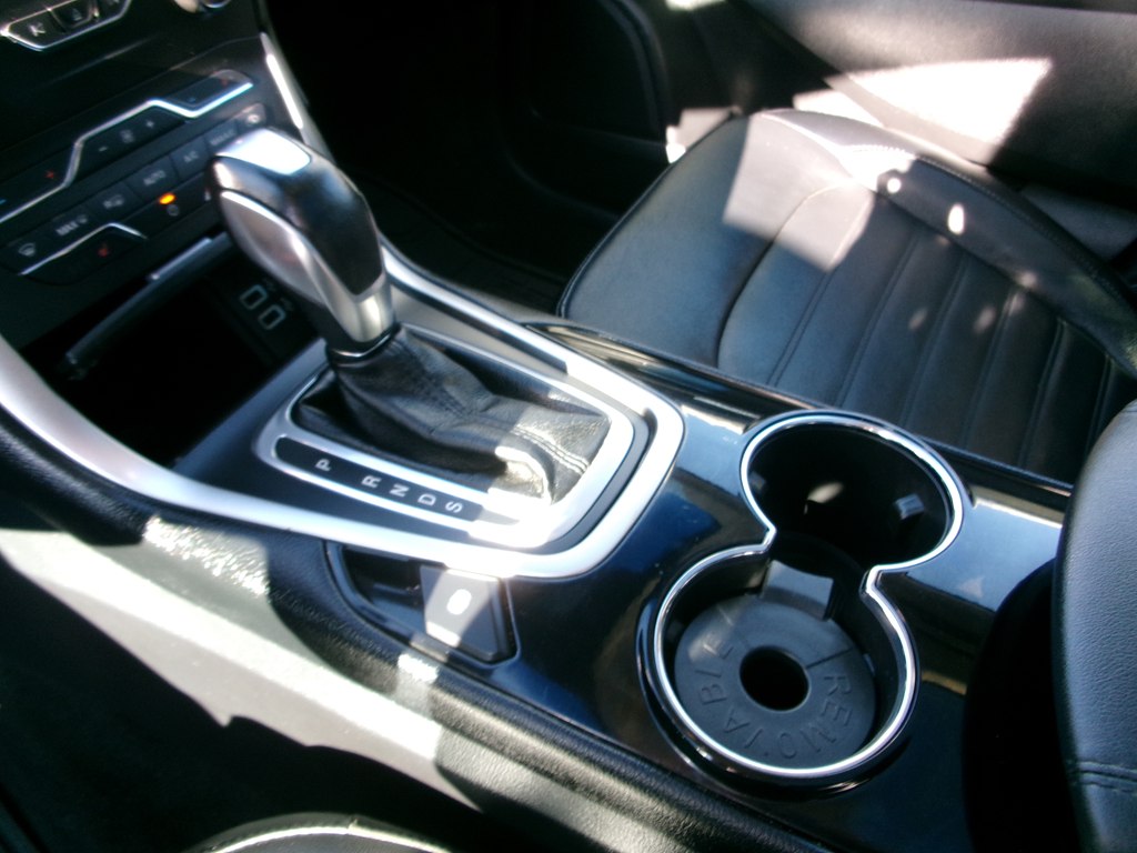 Photo 60 of this FORD EDGE