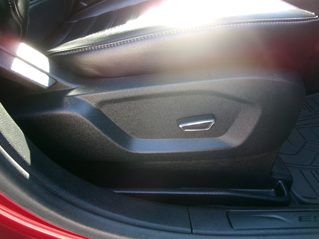 Photo 33 of this FORD EDGE