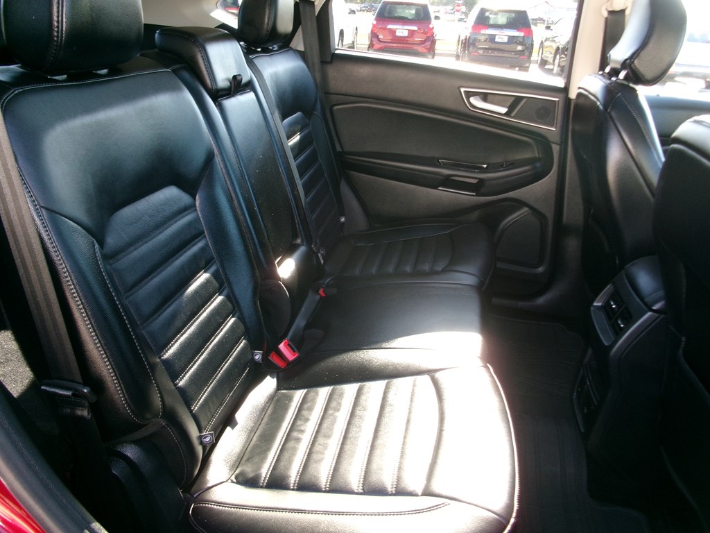 Photo 40 of this FORD EDGE