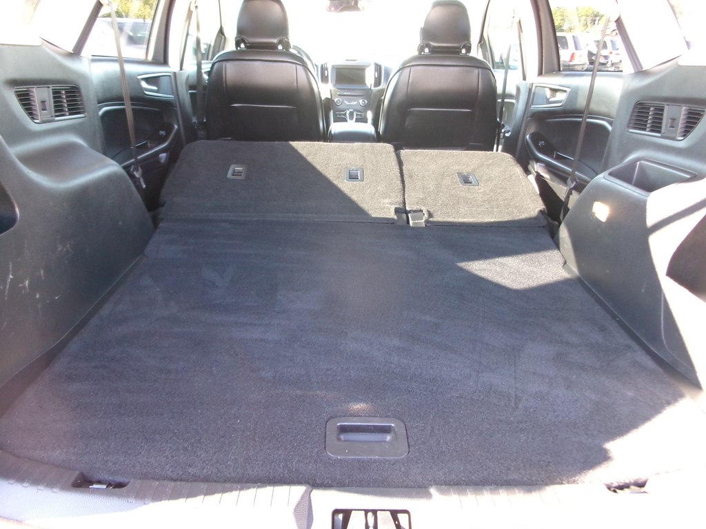 Photo 12 of this FORD EDGE