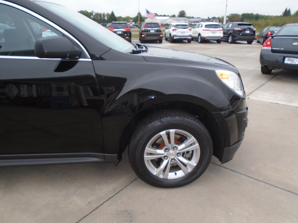 Photo 8 of this CHEVROLET EQUINOX