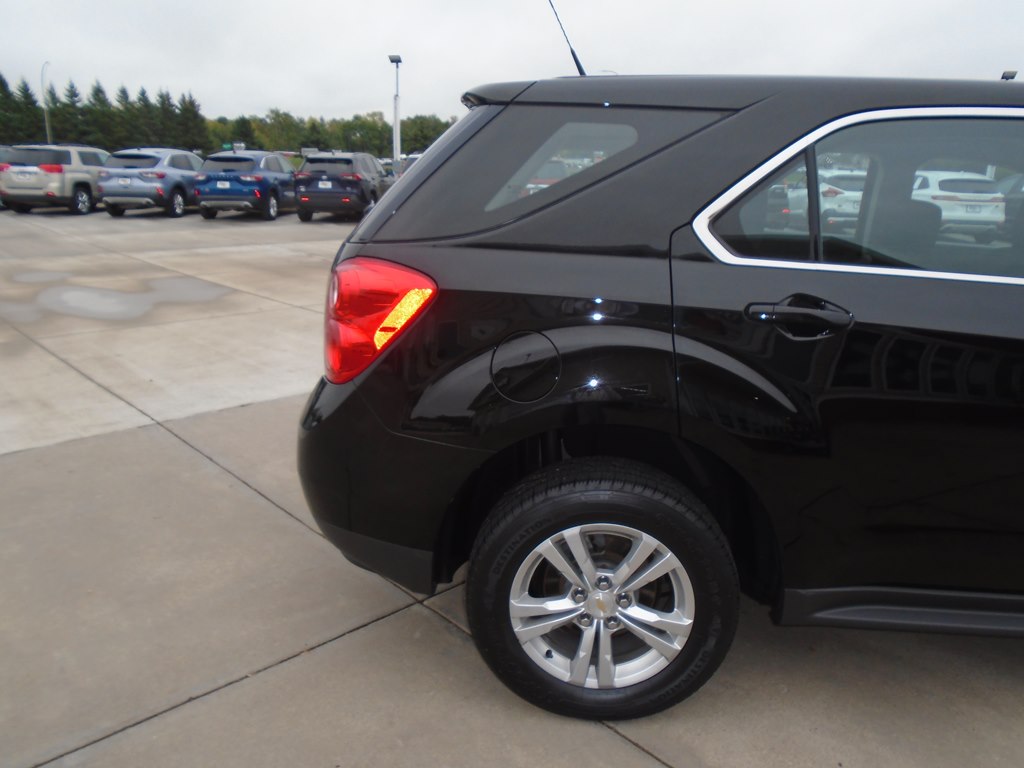 Photo 11 of this CHEVROLET EQUINOX