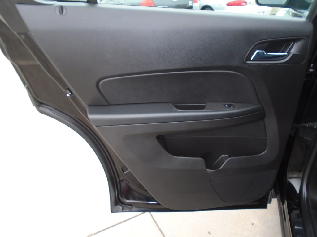 Photo 23 of this CHEVROLET EQUINOX