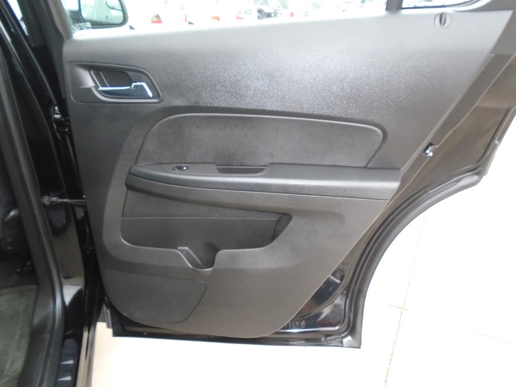 Photo 38 of this CHEVROLET EQUINOX