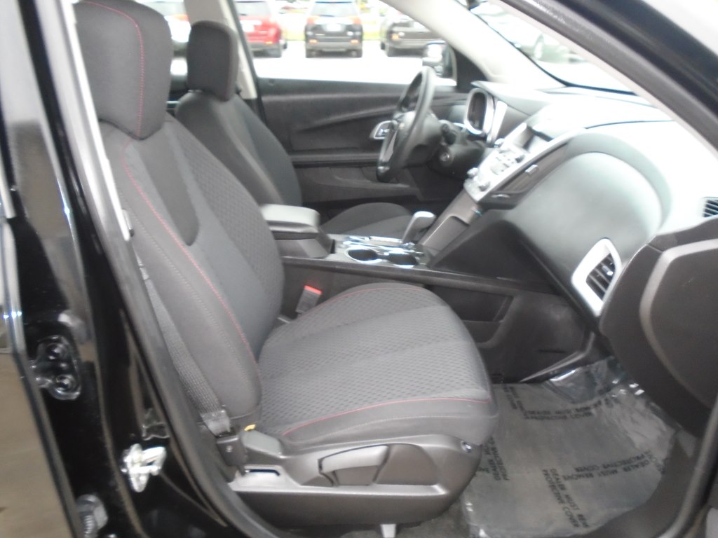 Photo 29 of this CHEVROLET EQUINOX