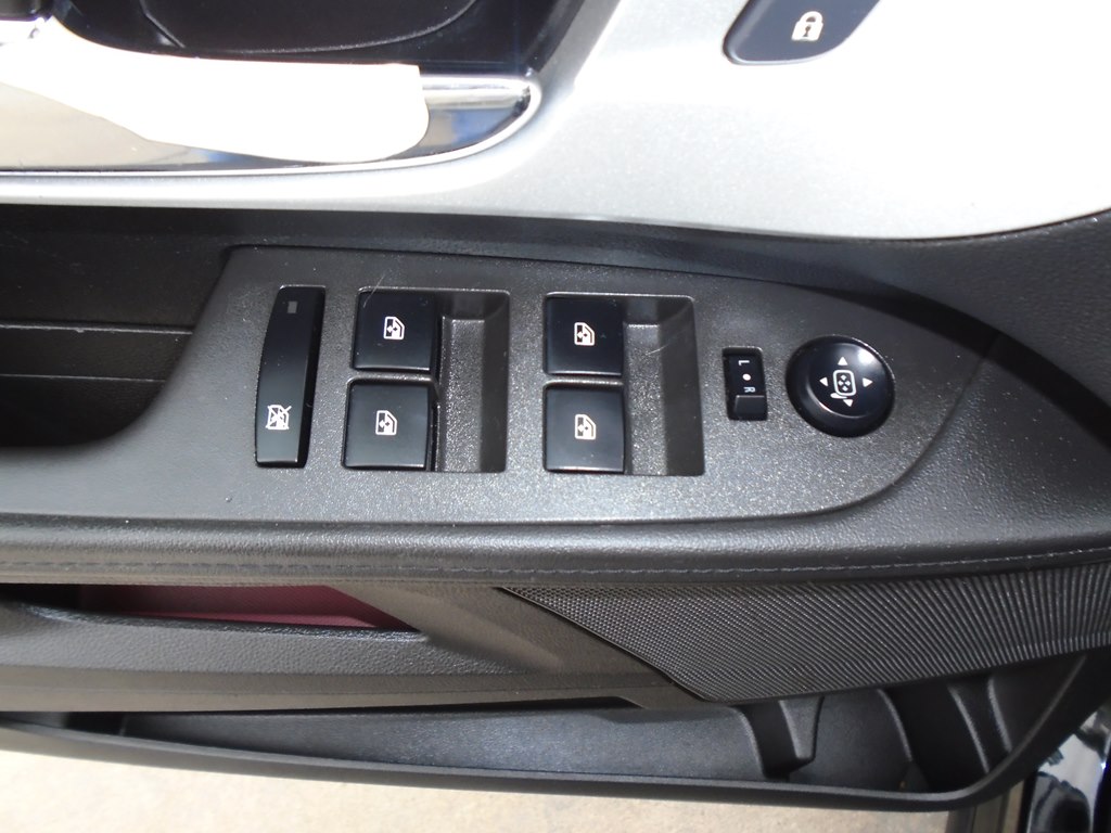 Photo 16 of this CHEVROLET EQUINOX