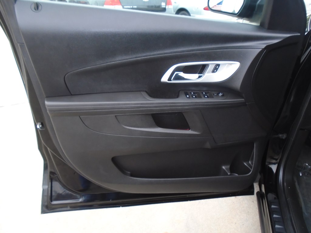 Photo 15 of this CHEVROLET EQUINOX