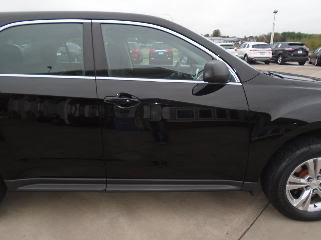 Photo 9 of this CHEVROLET EQUINOX