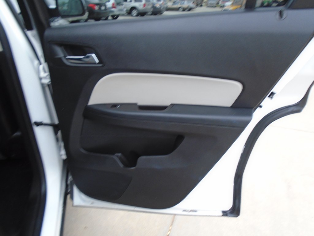 Photo 40 of this GMC TERRAIN