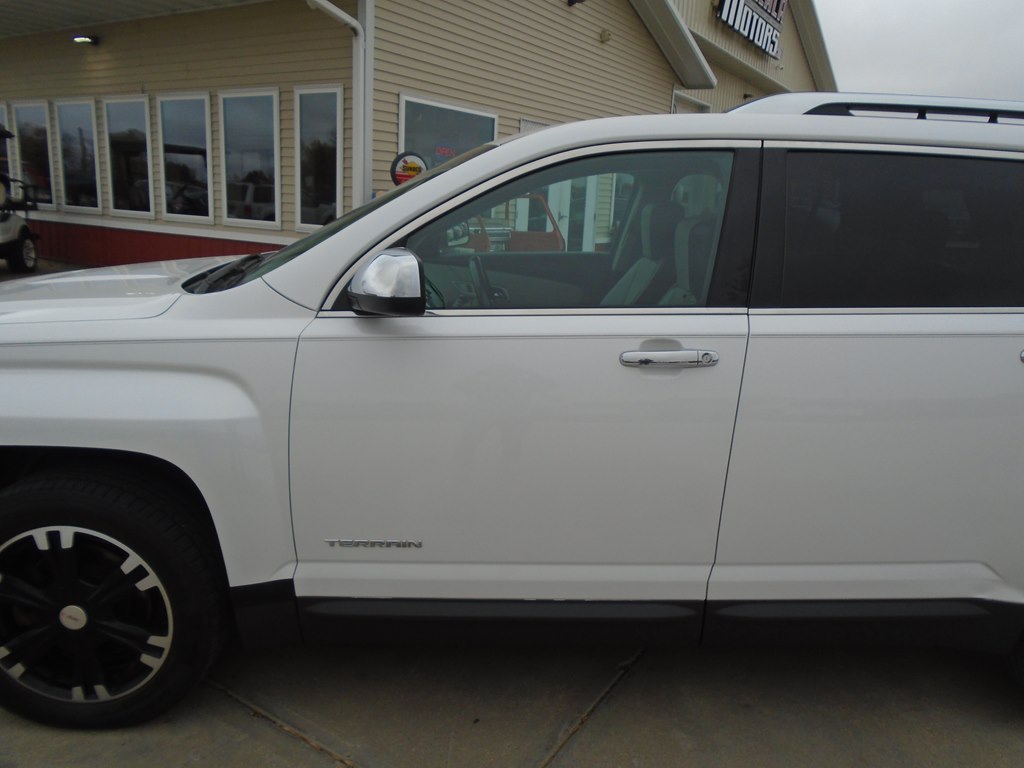 Photo 3 of this GMC TERRAIN