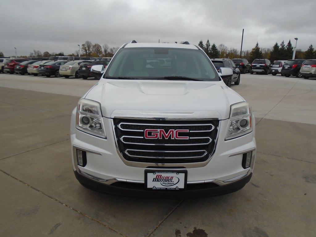 Photo 6 of this GMC TERRAIN