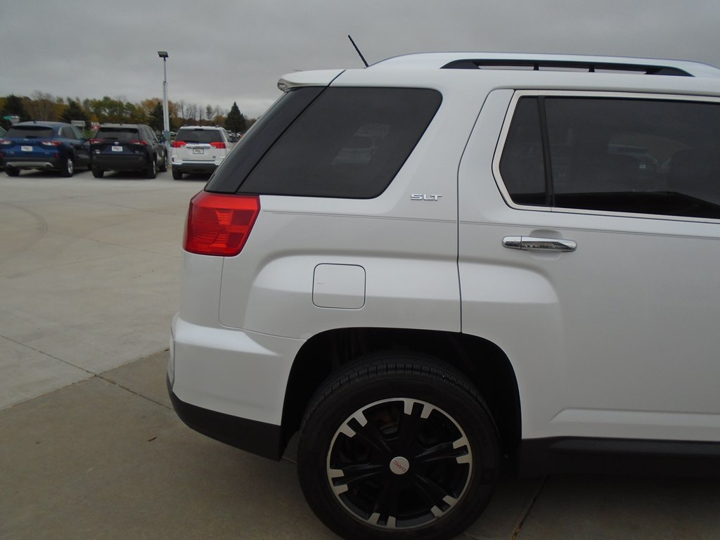 Photo 11 of this GMC TERRAIN