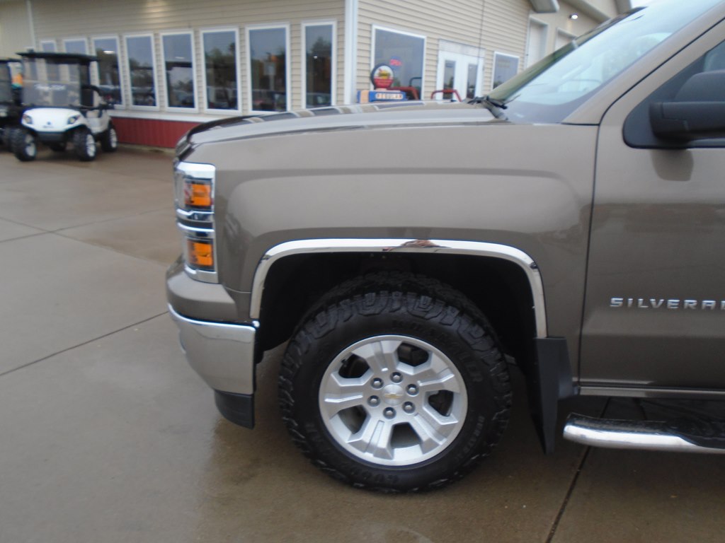 Photo 2 of this CHEVROLET SILVERADO 1500