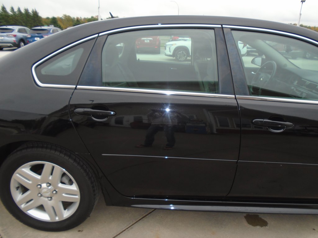 Photo 10 of this CHEVROLET IMPALA LIMITED
