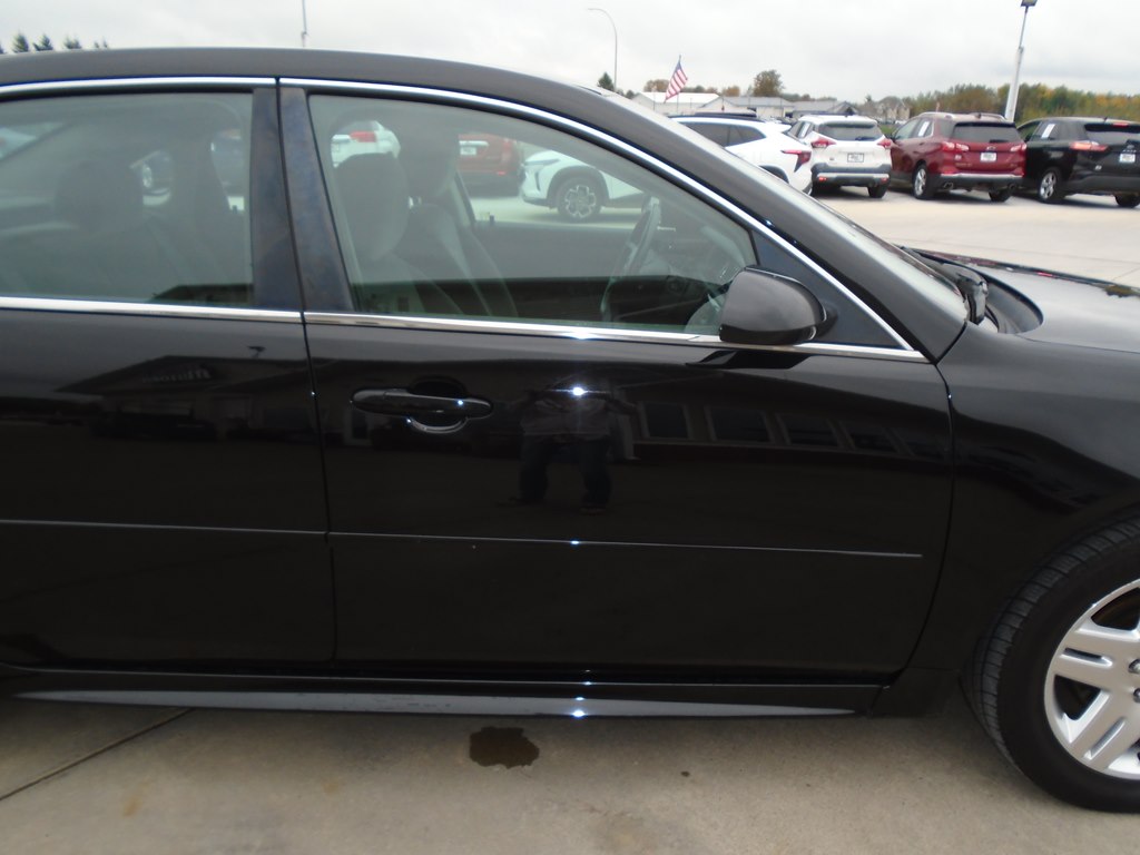 Photo 9 of this CHEVROLET IMPALA LIMITED