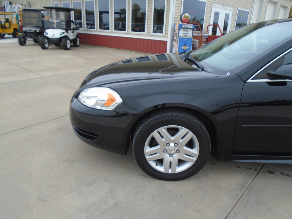 Photo 2 of this CHEVROLET IMPALA LIMITED