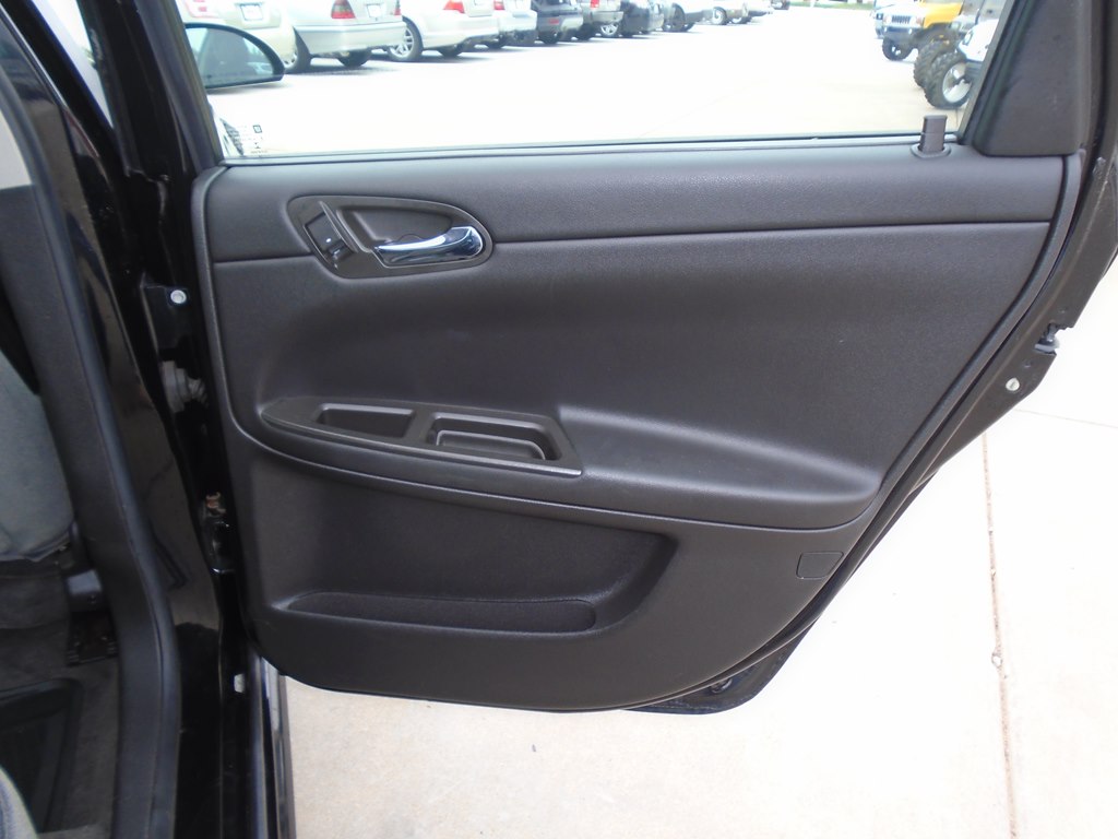 Photo 40 of this CHEVROLET IMPALA LIMITED