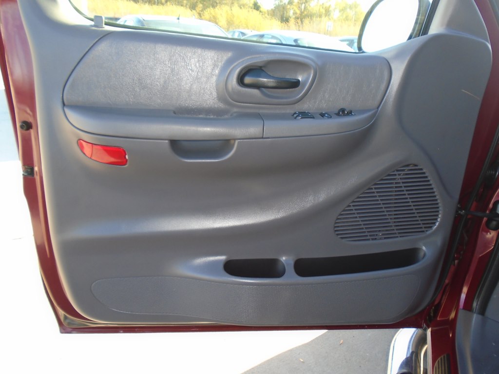 Photo 16 of this FORD F150