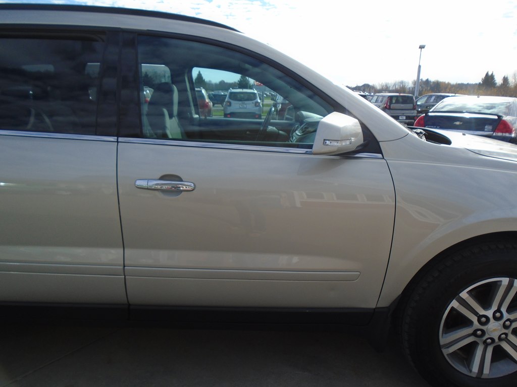Photo 10 of this CHEVROLET TRAVERSE