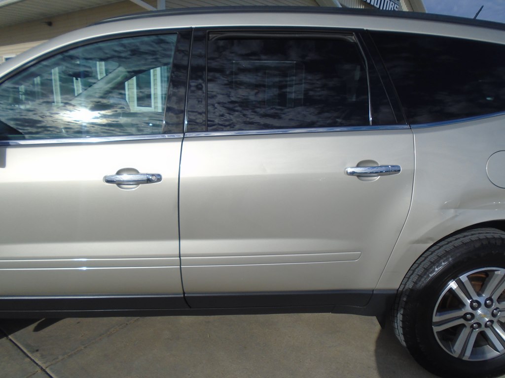 Photo 4 of this CHEVROLET TRAVERSE