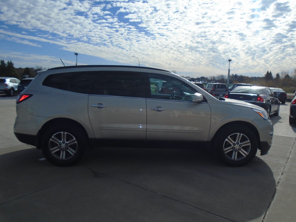 Photo 8 of this CHEVROLET TRAVERSE