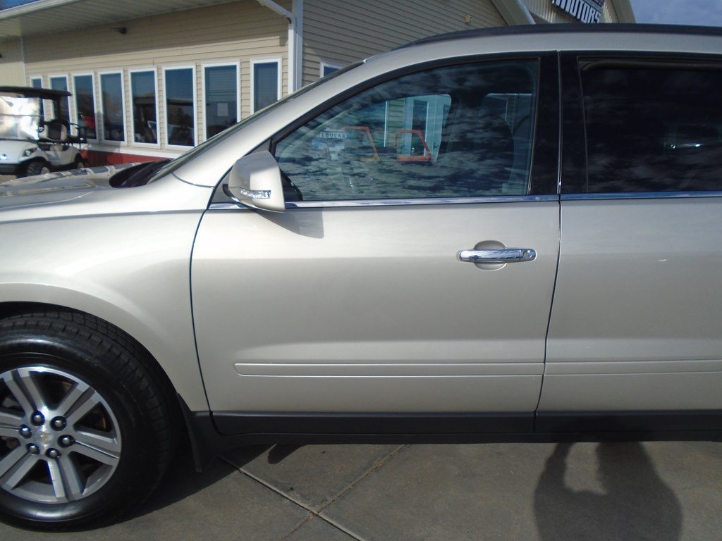Photo 3 of this CHEVROLET TRAVERSE