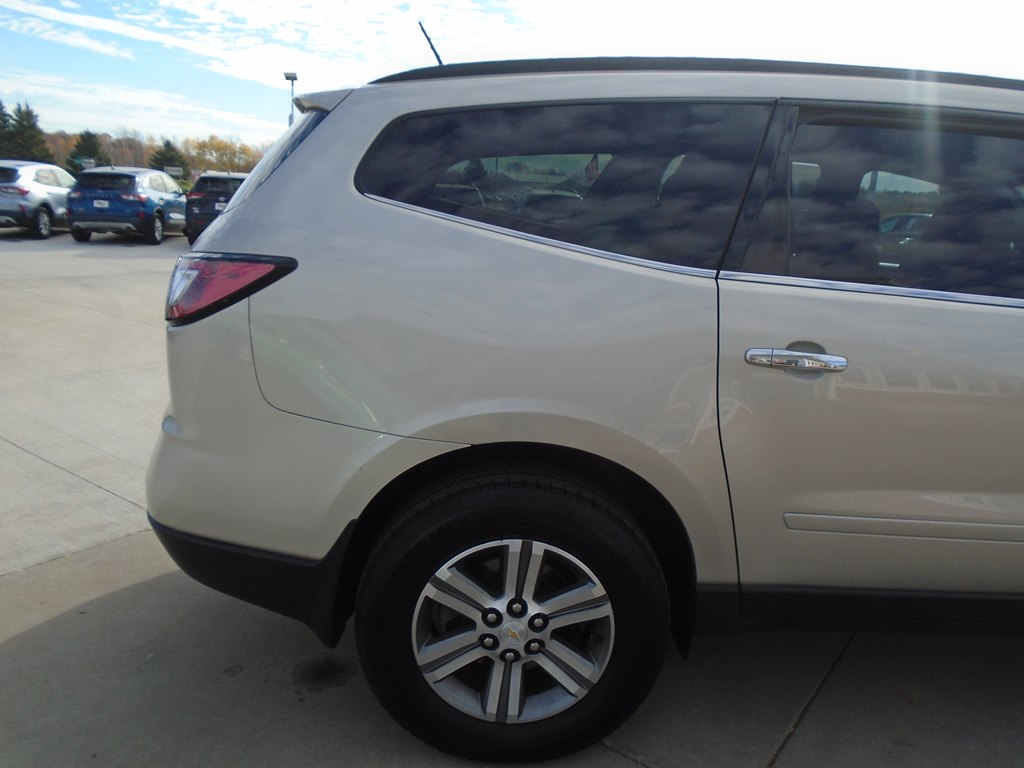 Photo 12 of this CHEVROLET TRAVERSE