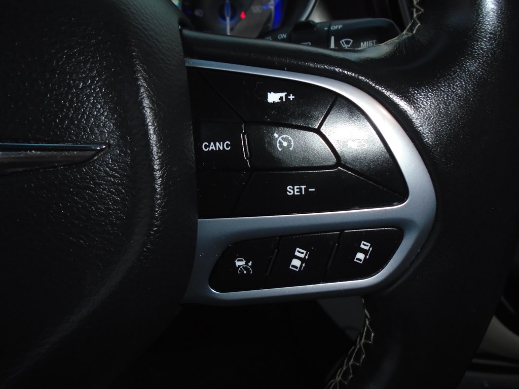 Photo 42 of this CHRYSLER PACIFICA